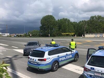 Polizia stradale: sequestrati 71 kg di cocaina occultati in un doppio fondo