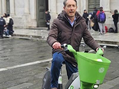 Bike sharing, presentato il nuovo servizio gestito da Lime: mezzi operativi da venerdì 6 febbraio