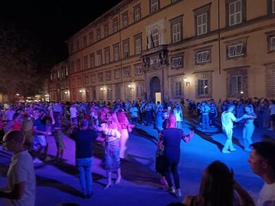 Notte Bianca, nelle piazze il ritmo delle scuole di danza