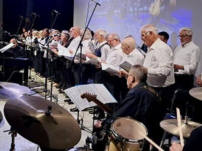 Un secolo in quindici canzoni: a Real Collegio Estate arriva "Amori e guerre"