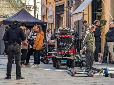 Poker di produzioni in città, in un mese quattro ciak tv: oltre a Netflix il Comune annuncia l'arrivo di Linea Verde Italia, la Messa in diretta dal Duomo su RaiUno e Turisti per Case di Real Time 