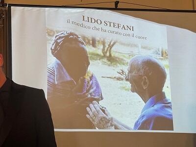 Presentato a Barga il libro sul dottor Lido Stefani: il medico che ha curato con il cuore