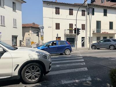 Via il semaforo in viale Castracani, Bianucci raccoglie le preoccupazioni del quartiere: “I cittadini vogliono conoscere il progetto, come si tutelano pedoni e ciclisti?”