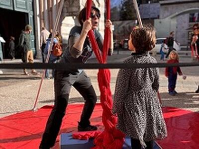 Arrivederci CarnevalFratta: una domenica di arte di strada e divertimento in San Francesco