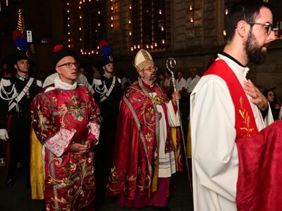 Luminara di Santa Croce, una magia che si ripete accompagnata e riscaldata da 2 mila 400 lumini