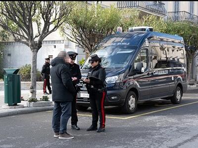 Carabinieri sventano truffa a una donna: due arresti a Massarosa