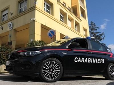 Pietrasanta: 27enne extracomunitario sorpreso a imbrattare i muri delle abitazioni