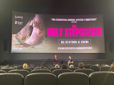 Lucca si tinge di horror: la crudele bellezza di The Ugly Stepsister