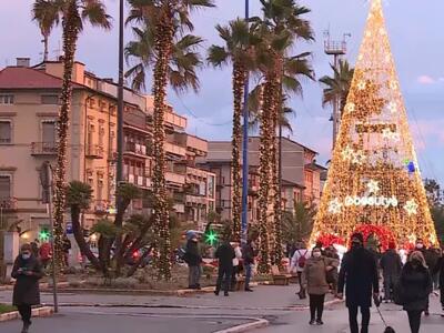 Natale 2026, Viareggio e Torre del Lago si vestono di luce: nuove luminarie e allestimenti anche in altre strade della città