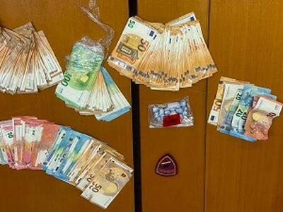 Inseguimento a folle velocità e controlli anti-droga. La polizia arresta 22enne per spaccio