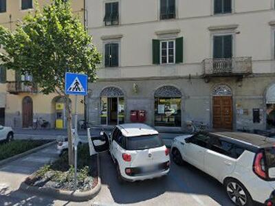 "Un solo sportello aperto e 50 minuti di attesa per due bollettini: monta la protesta all’ufficio postale di viale Castracani"