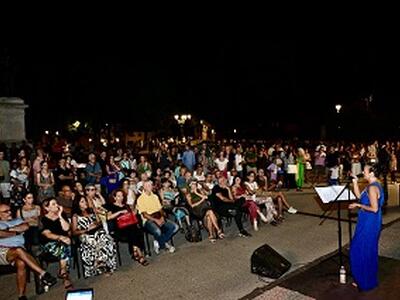 "E lucevan le stelle", le Mura si riempiono di musica e cultura: la notte di San Lorenzo è ormai una tradizione dell'estate lucchese