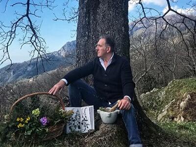 Il naturopata Marco Pardini porta a Real Collegio Estate "Teo e il Mercante di nuvole"