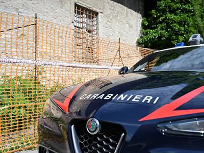 Furto aggravato su un&#039;auto a Porcari: rintracciati e denunciati in un casolare abbandonato nel Padule due marocchini