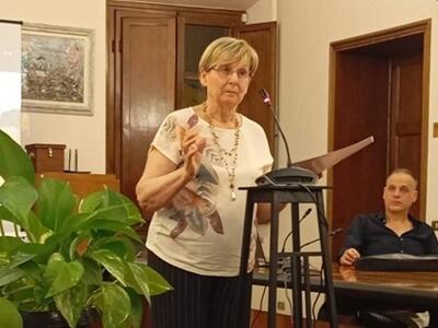 Porcari, la poesia dà appuntamento in sala consiliare: torna il concorso "La Piuma"
