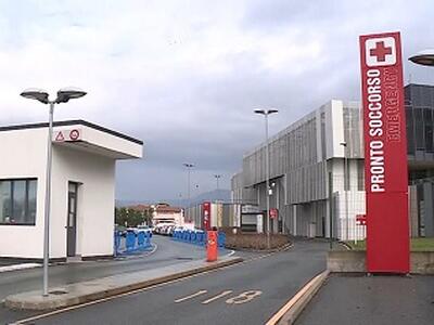 Marocchino semina il panico al pronto soccorso del S. Luca: arrestato