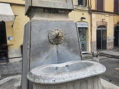 Decoro urbano: completato il restauro delle fontane storiche del centro