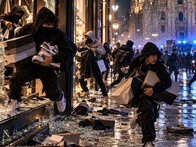 Milano, altro che rivolta: sono i consumatori perfetti del sistema?