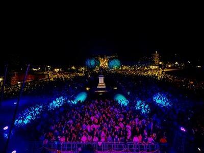 Dancing Memories, torna la festa di fine estate sulle Mura di Lucca: appuntamento venerdì 18 settembre al Caffè delle Mura