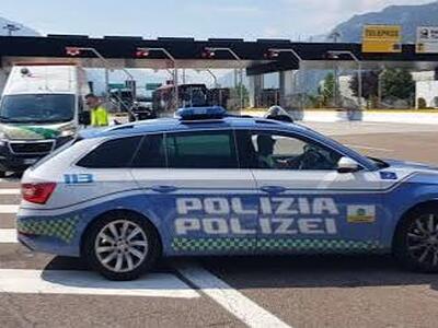 Fuga folle in Jeep dopo la segnalazione per un bancomat. La polizia arresta un cittadino francese