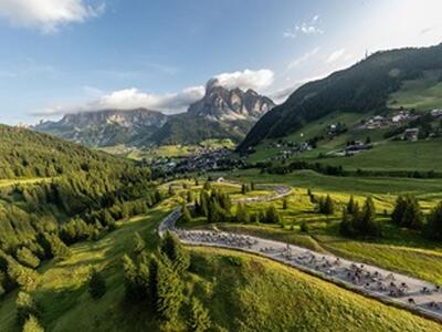 80 partecipanti della provincia di Lucca alla partenza della maratona dles Dolomites-Enel