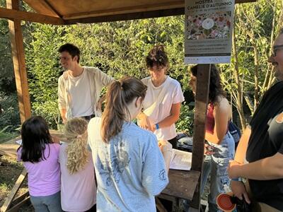 Camelie d'autunno, ultima domenica tra danze, visite guidate e gastronomia