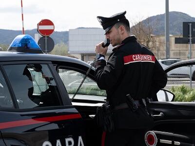 Tenta di rubare su tre autovetture arrestato dai carabinieri