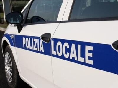 Patente falsa: georgiano fermato dalla polizia locale sulla via Romana
