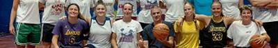 Basket femminile Porcari, il consigliere comunale di Capannori Mauro Frediani a fianco della squadra