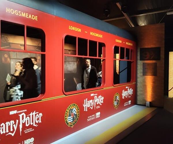Harry Potter rinasce e ritorna, a Lucca Comics &amp; Games si piazza in piazza S. Michele ed è un assalto di visitatori