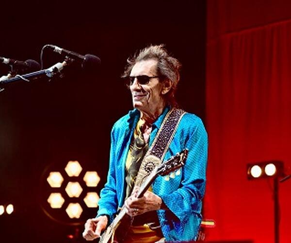 Sessant’anni di Rock in una notte: la leggenda di Ronnie Wood incanta il Lucca Summer Festival