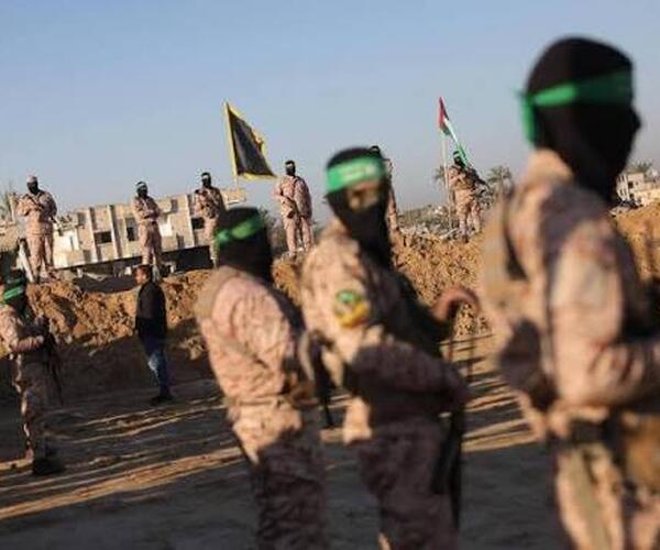 Gli imbecilli e i criminali in piazza contro gli ebrei e per i palestinesi: solo Lucca non manda il cervello all'ammasso per volere di Hamas