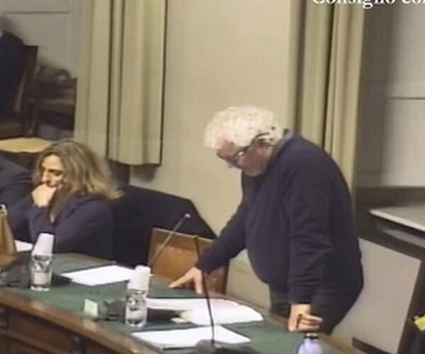 “Fate quello che vi pare”, “Sempre caciara politica”, “Avete tirato fuori il nazismo”: tutti contro tutti in consiglio comunale