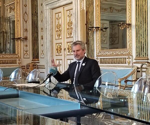 Question Time del sindaco che ribadisce: "Gli spalti per il Lucca Summer Festival non si toccano"