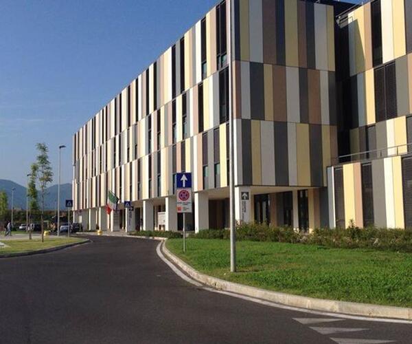 Botte e lesioni al personale del pronto soccorso del San Luca: arrestata una risorsa egiziana
