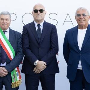 Il sindaco Valerio Pianigiani, Gabriele Filippini e lo chef pluristellato Igles Corelli