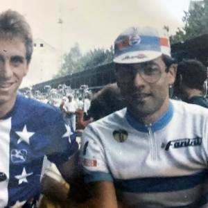 4. Alexandre al via del mondiale con Greg Lemond che poi vincerà la corsa