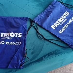 d9e3d406-56a3-4a77-addb-3d5bbe5367e6