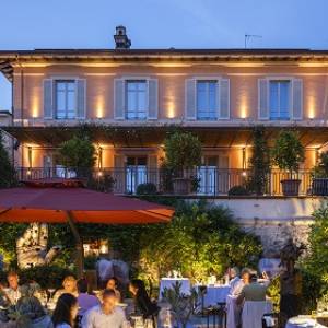 09 - Il retro dell'albergo che guarda sul giardino