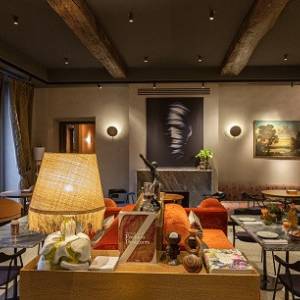 14 - Piccola colazione al lounge bar