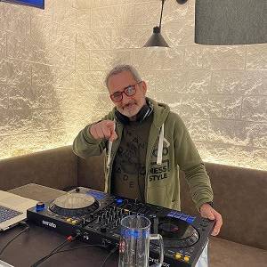 8b204b3e-392c-48f6-b1e9-3093c9b56a6e