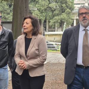 4e956939-89eb-4bab-bcc5-ef635b80d167