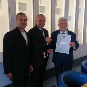 5d203f8e-66aa-42f5-be84-78d6c7405639