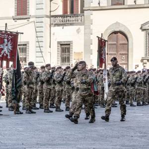 04 Il Col. Villa passa in rassegna lo schieramento