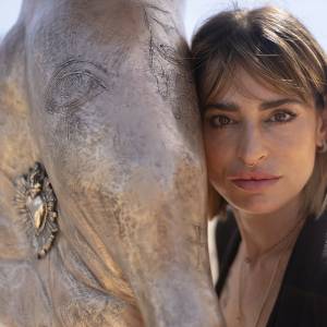 Valentina lucarini Orejon con una sua creazione