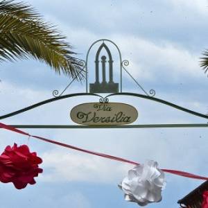 via_Versilia_insegna